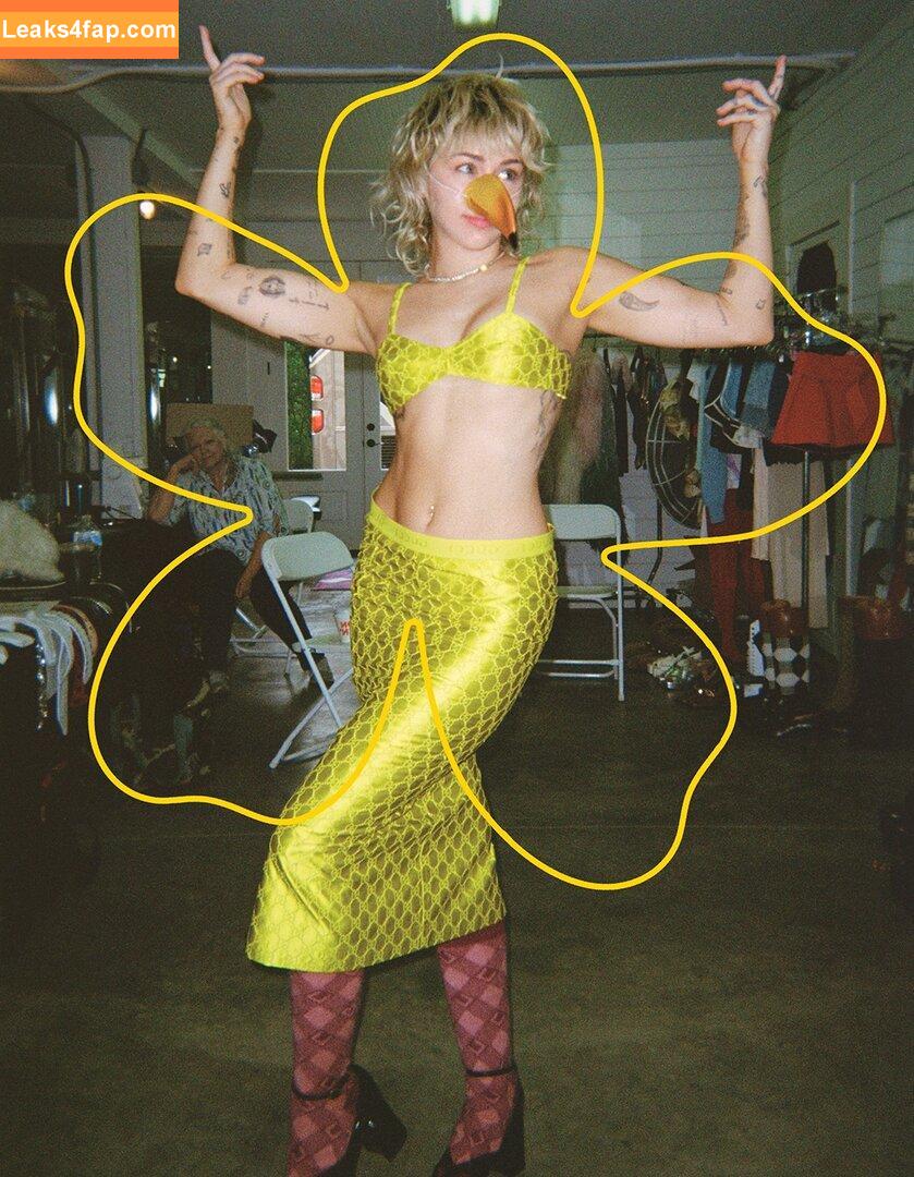 Miley Cyrus / https: / mileycyrus leaked photo photo #0279