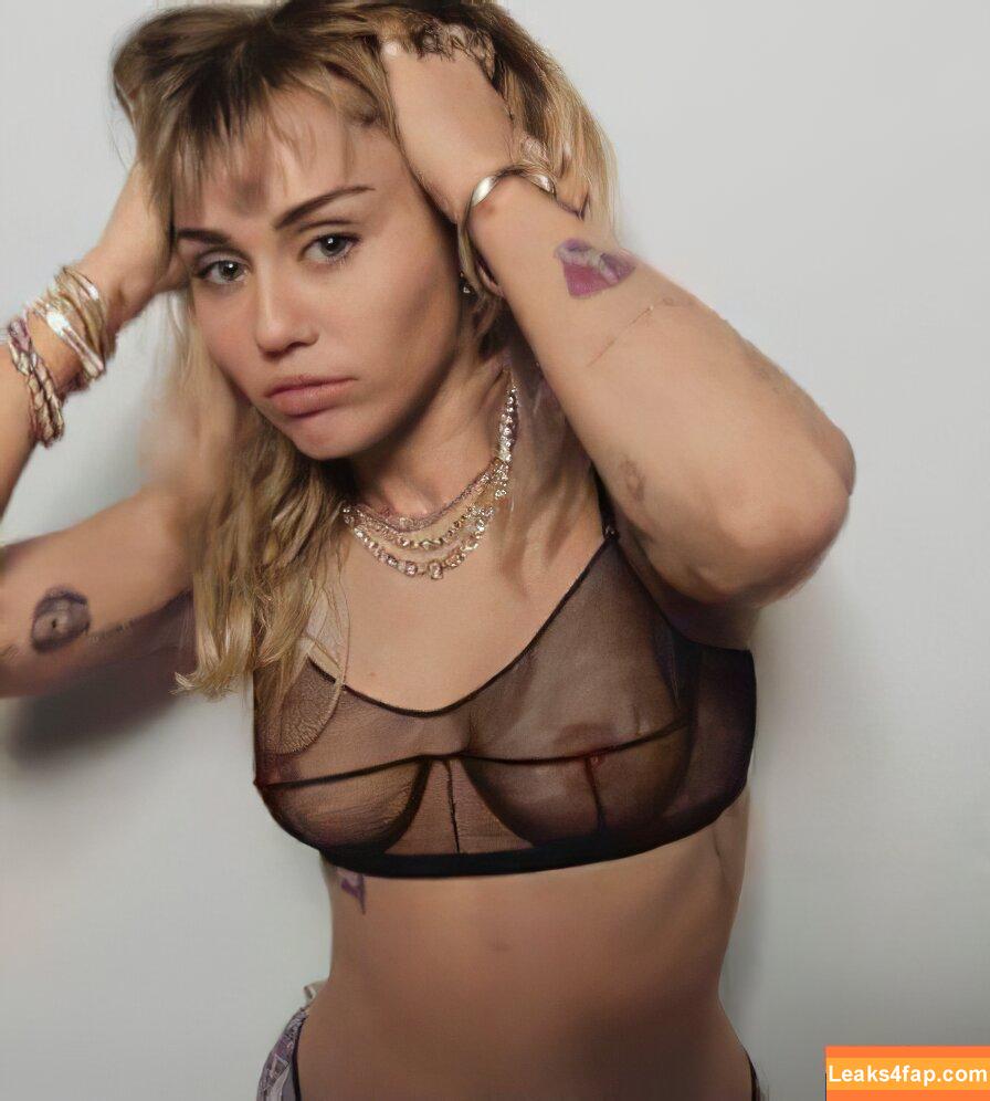 Miley Cyrus / https: / mileycyrus leaked photo photo #0283
