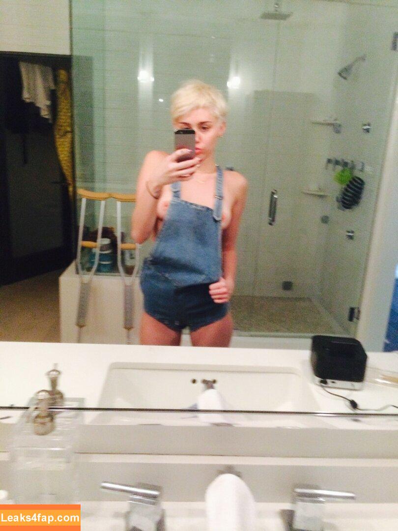 Miley Cyrus / https: / mileycyrus слитое фото фото #0422