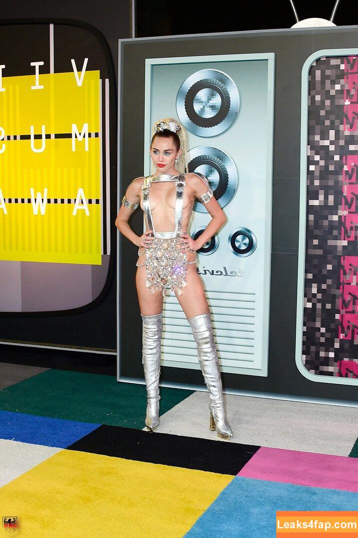 Miley Cyrus / https: / mileycyrus слитое фото фото #0424