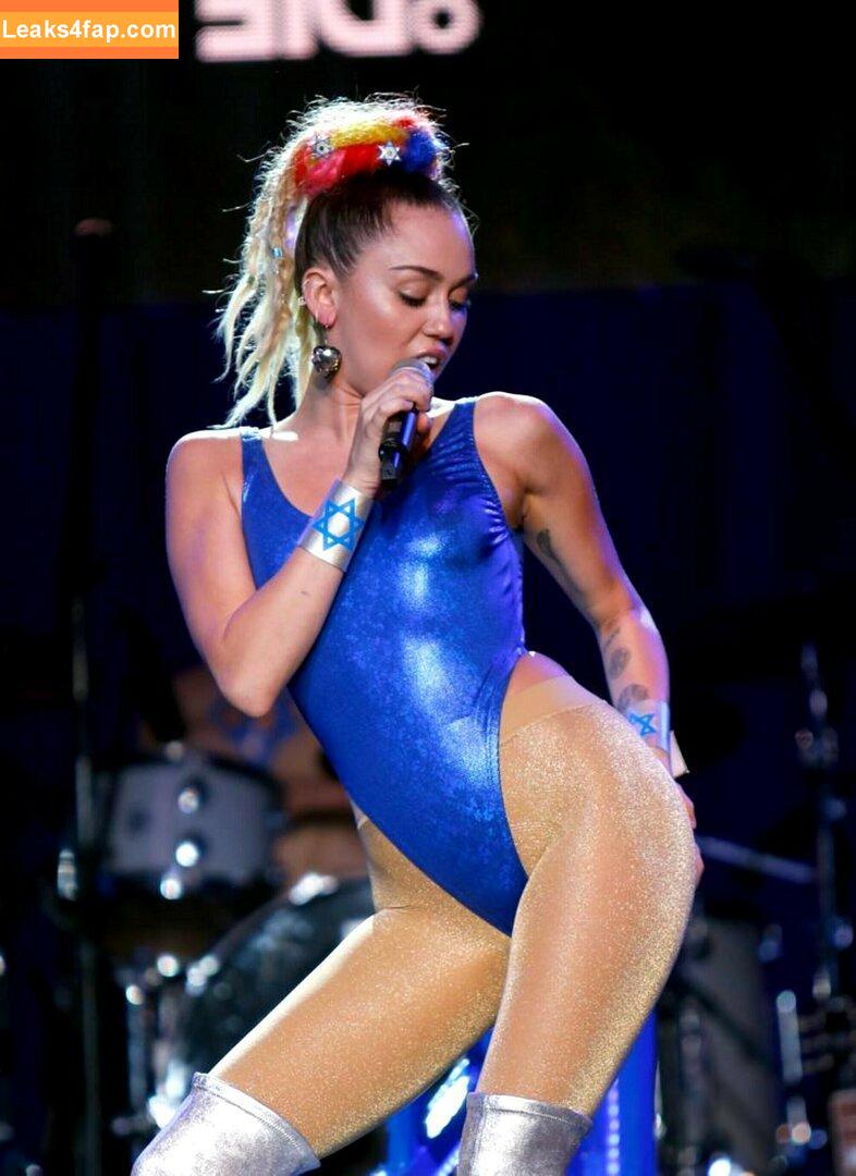 Miley Cyrus / https: / mileycyrus leaked photo photo #0469