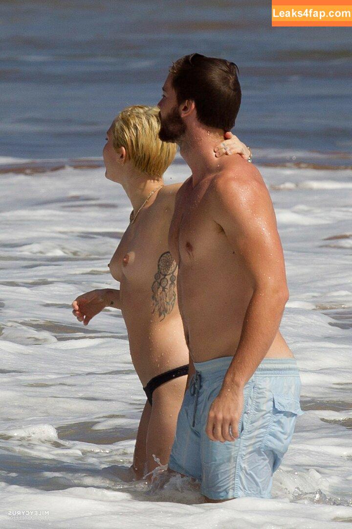 Miley Cyrus / https: / mileycyrus leaked photo photo #0515