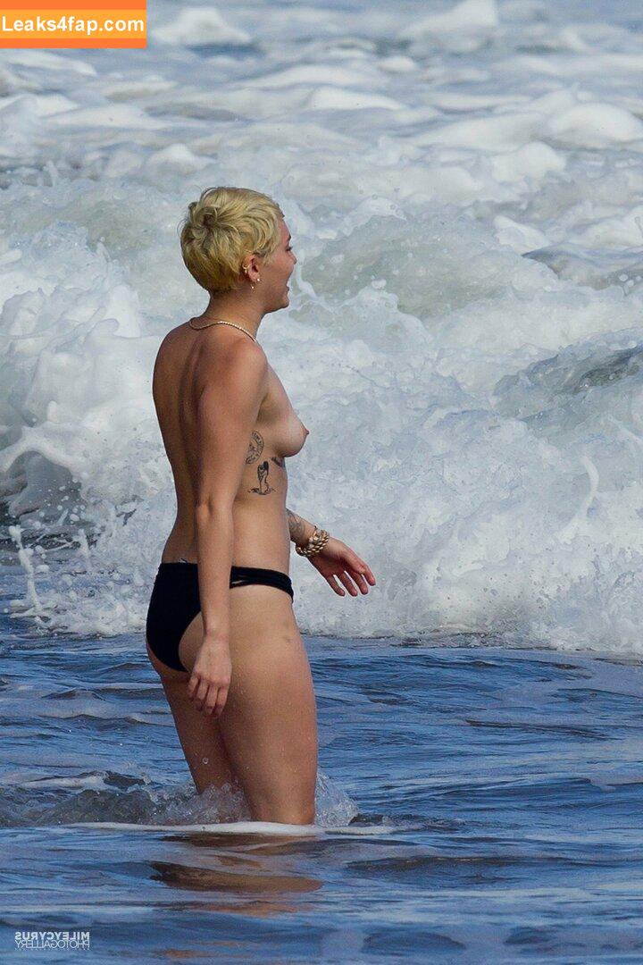 Miley Cyrus / https: / mileycyrus leaked photo photo #0518