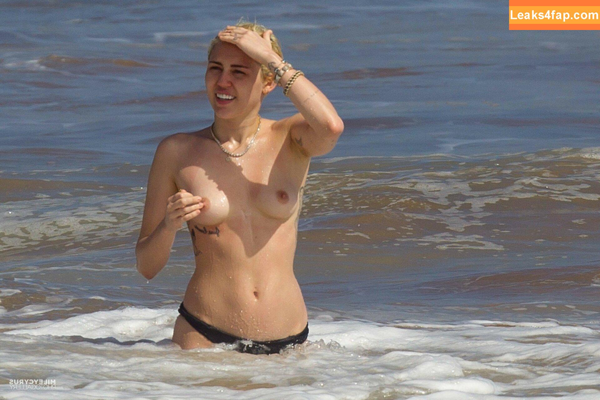 Miley Cyrus / https: / mileycyrus leaked photo photo #0520