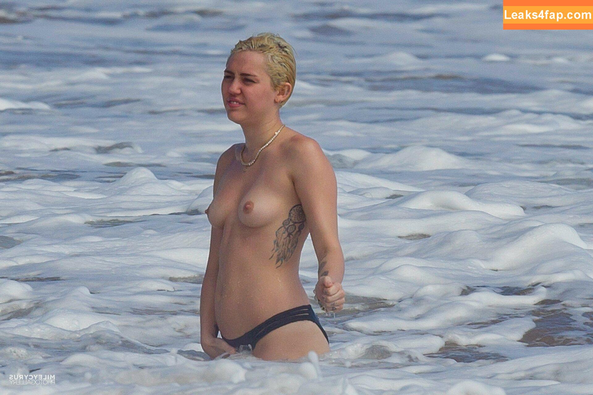 Miley Cyrus / https: / mileycyrus leaked photo photo #0521