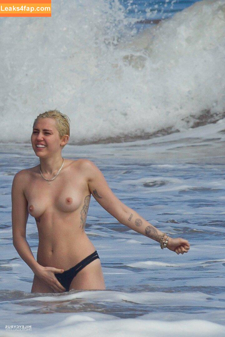 Miley Cyrus / https: / mileycyrus leaked photo photo #0522