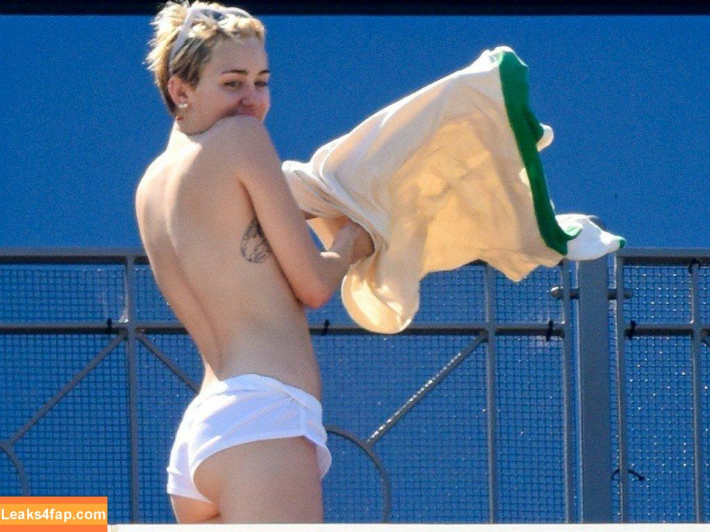 Miley Cyrus / https: / mileycyrus leaked photo photo #0524