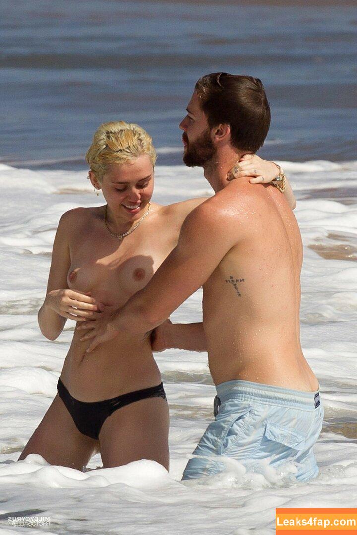 Miley Cyrus / https: / mileycyrus leaked photo photo #0533