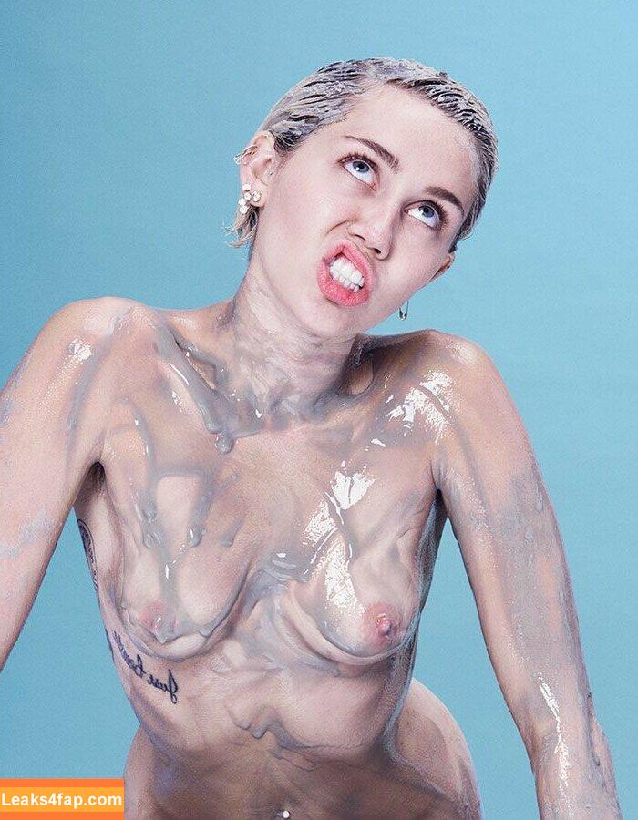 Miley Cyrus / https: / mileycyrus leaked photo photo #0559