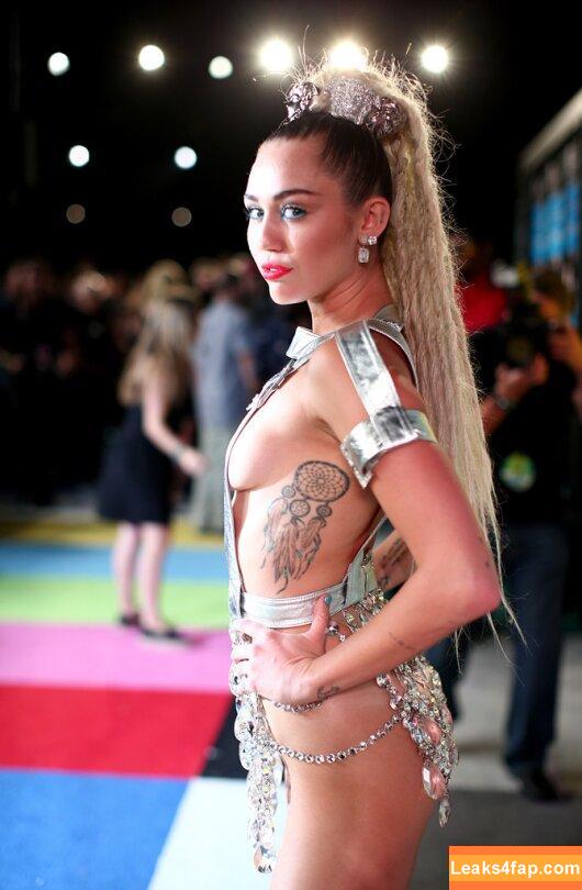 Miley Cyrus / https: / mileycyrus leaked photo photo #0563