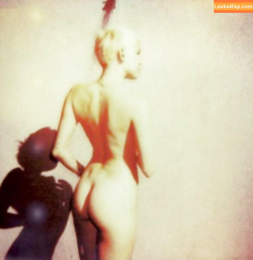 Miley Cyrus / https: / mileycyrus leaked photo photo #0621