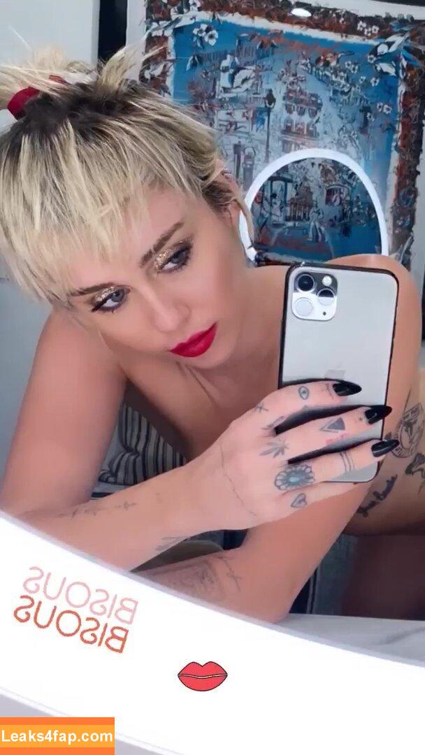 Miley Cyrus / https: / mileycyrus leaked photo photo #0637