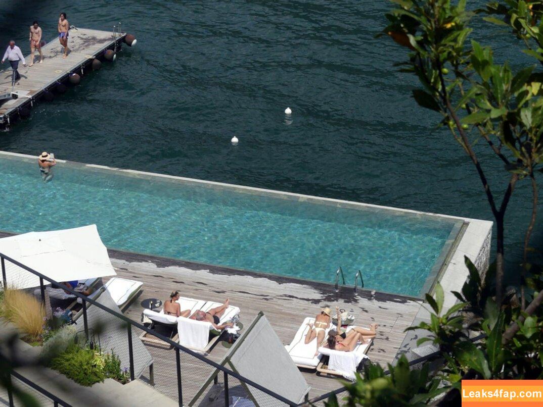 Miley Cyrus / https: / mileycyrus leaked photo photo #0662