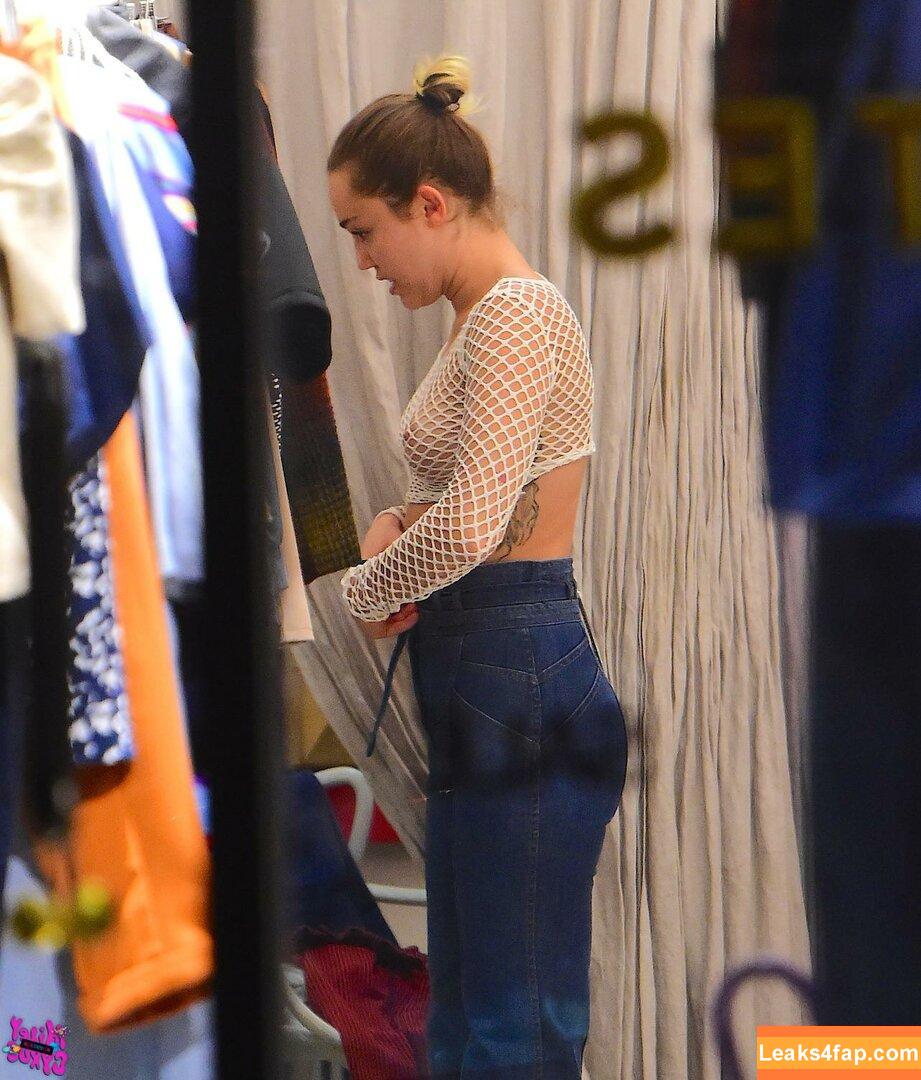 Miley Cyrus / https: / mileycyrus leaked photo photo #0690
