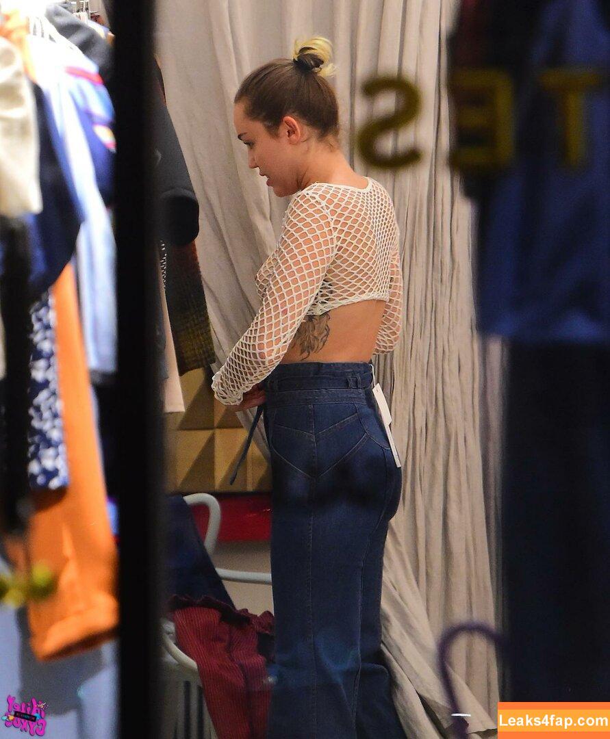 Miley Cyrus / https: / mileycyrus leaked photo photo #0692