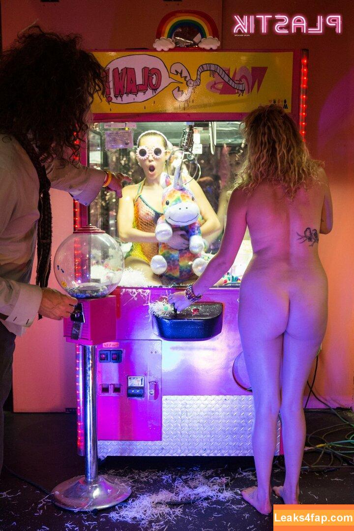 Miley Cyrus / https: / mileycyrus leaked photo photo #0708