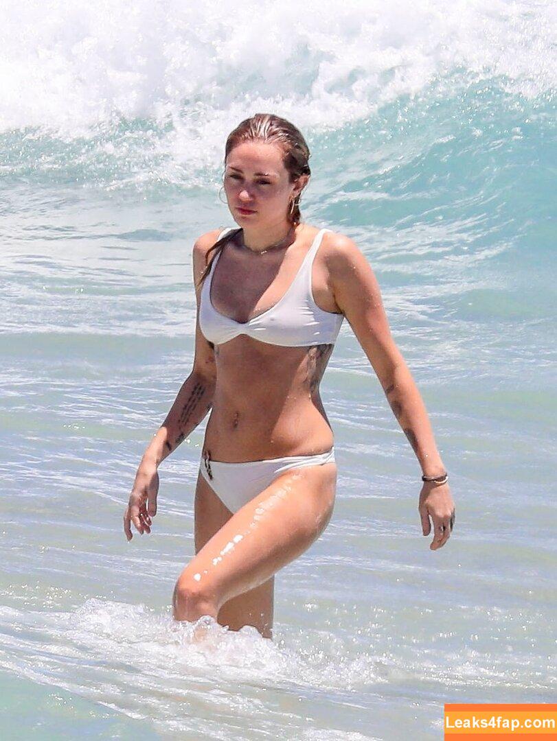 Miley Cyrus / https: / mileycyrus leaked photo photo #0725