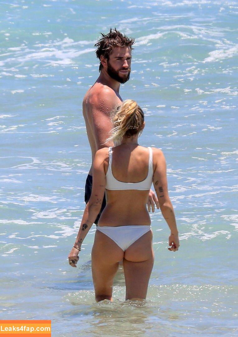 Miley Cyrus / https: / mileycyrus leaked photo photo #0733