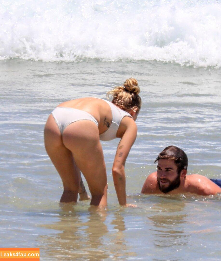 Miley Cyrus / https: / mileycyrus leaked photo photo #0735