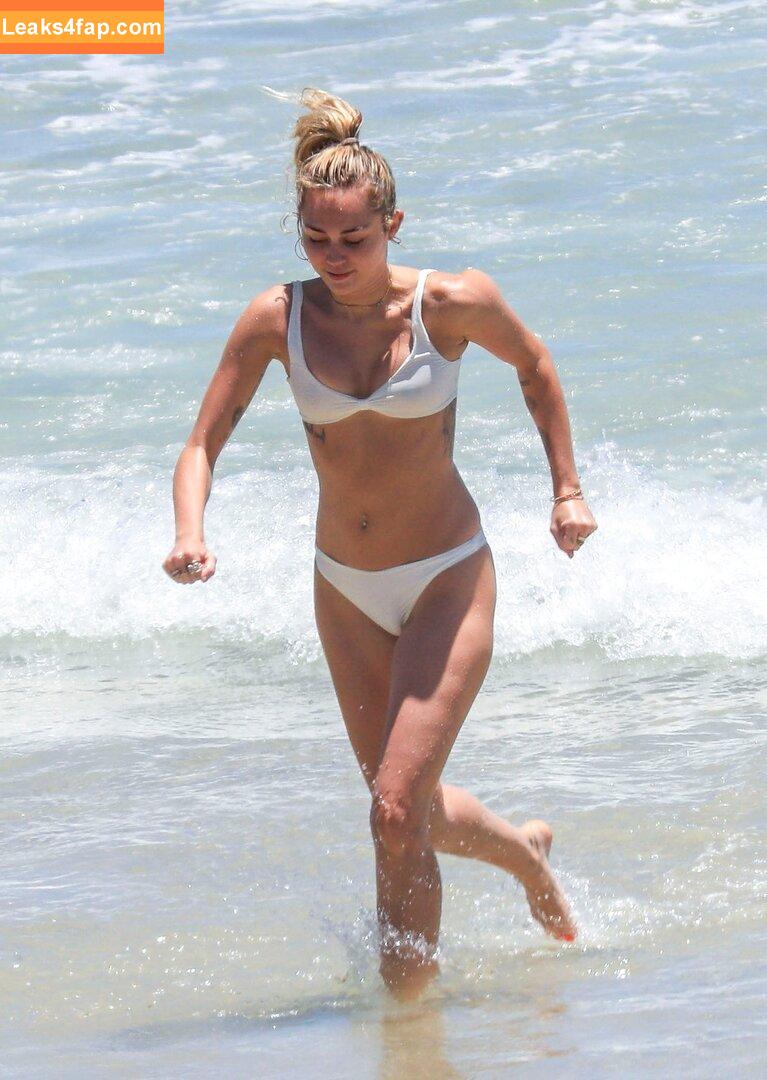 Miley Cyrus / https: / mileycyrus leaked photo photo #0737