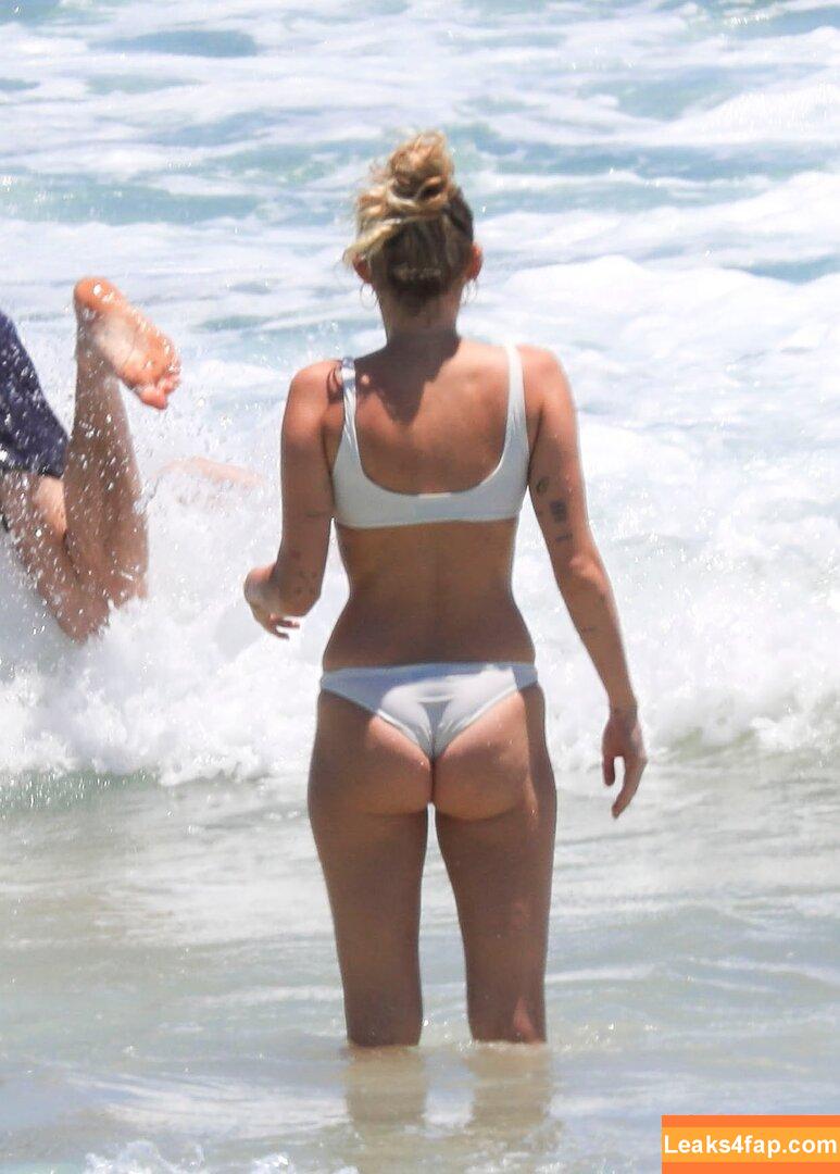 Miley Cyrus / https: / mileycyrus leaked photo photo #0738