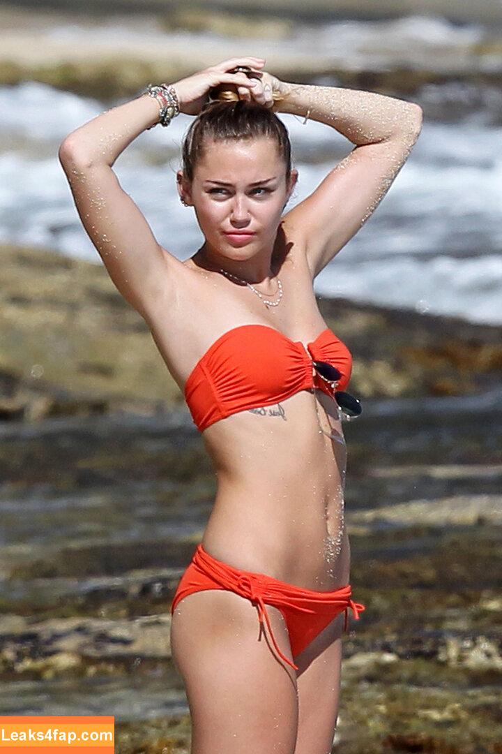 Miley Cyrus / https: / mileycyrus leaked photo photo #0754