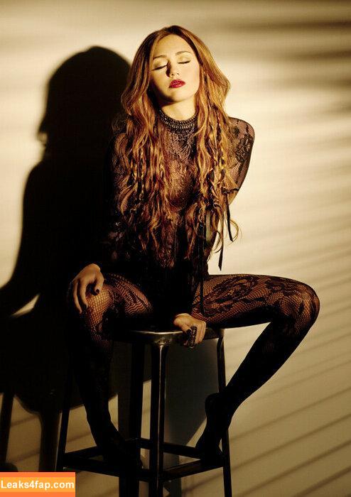 Miley Cyrus / https: / mileycyrus leaked photo photo #0756