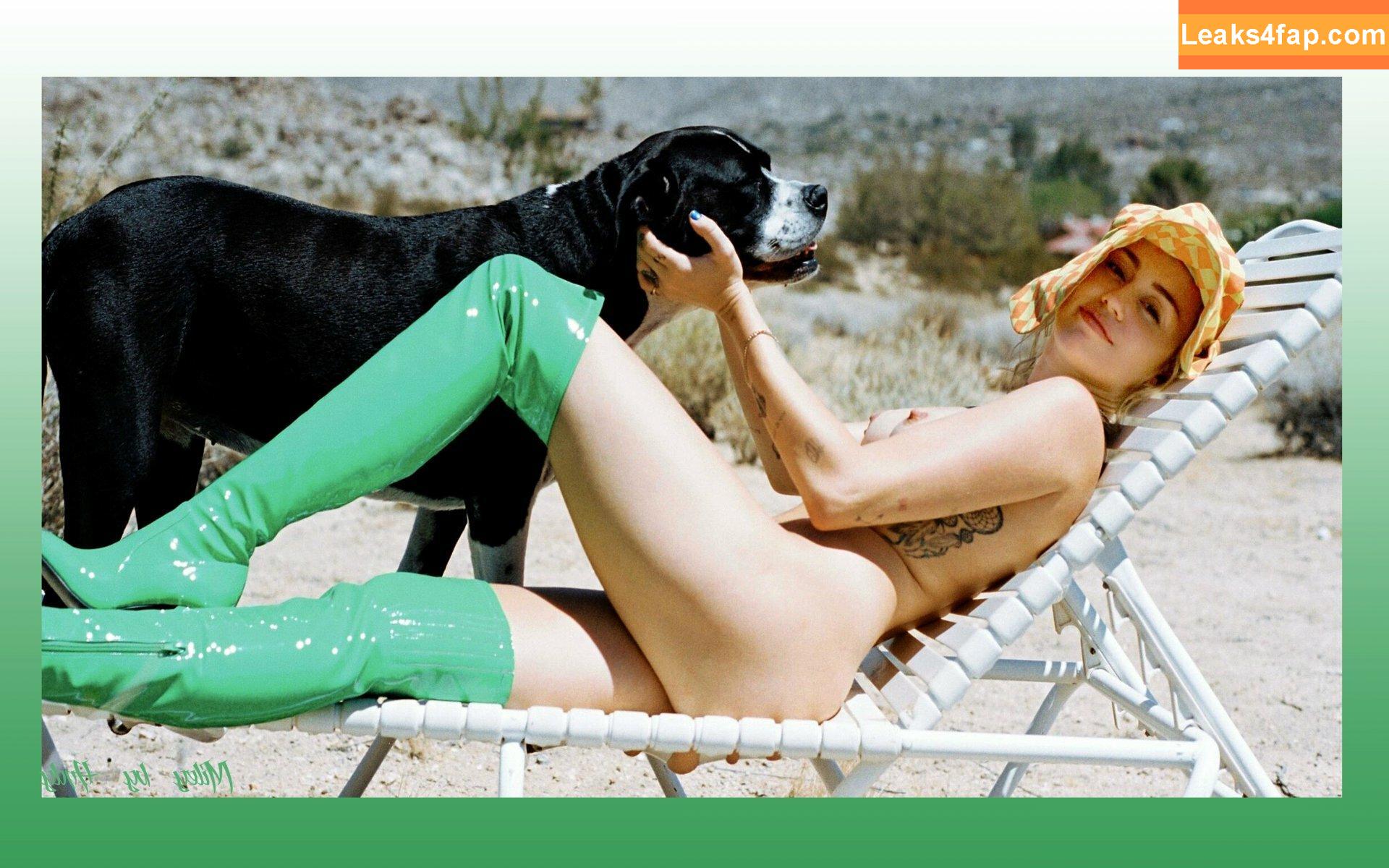 Miley Cyrus / https: / mileycyrus leaked photo photo #0802