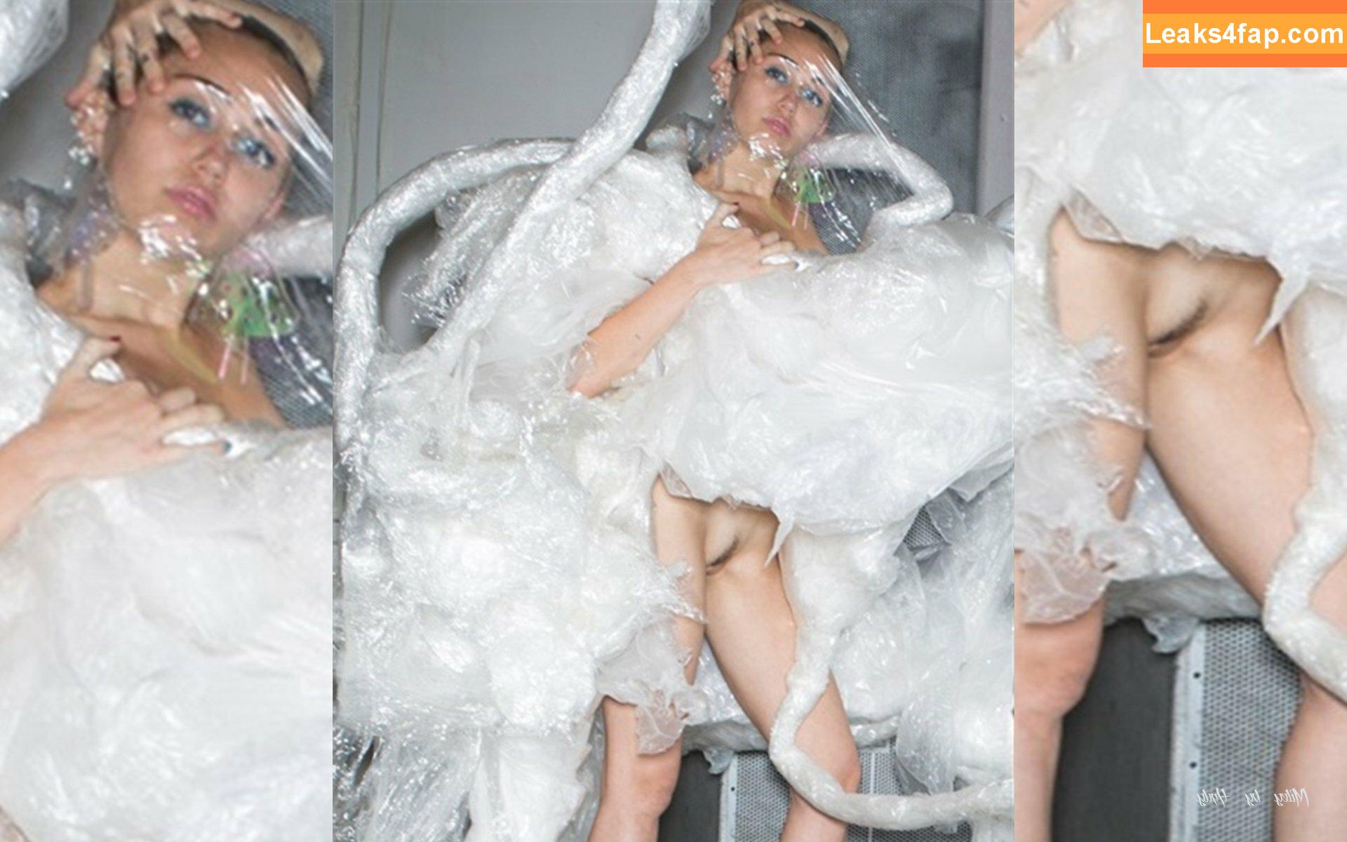 Miley Cyrus / https: / mileycyrus leaked photo photo #0804