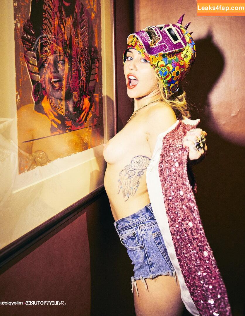 Miley Cyrus / https: / mileycyrus leaked photo photo #0884