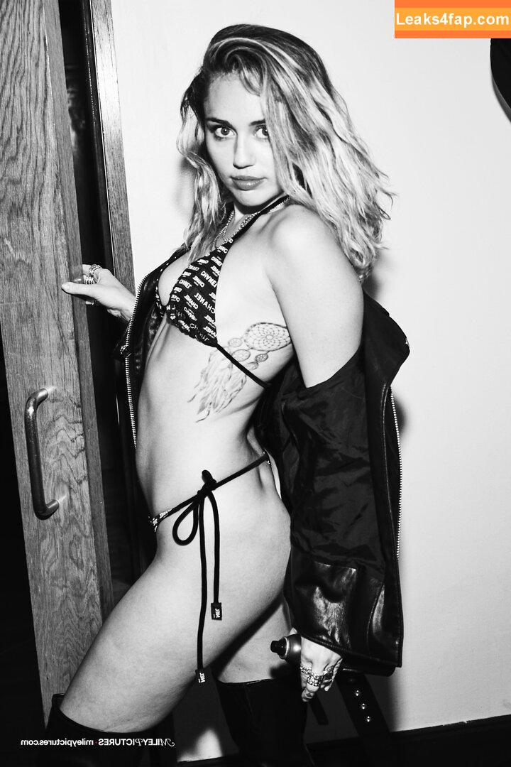 Miley Cyrus / https: / mileycyrus leaked photo photo #0891