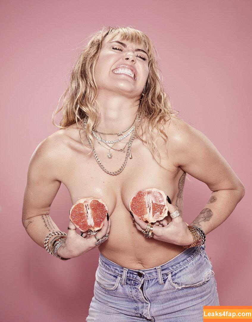 Miley Cyrus / https: / mileycyrus leaked photo photo #0906