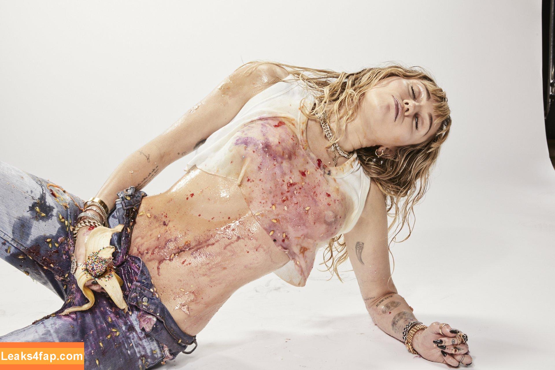 Miley Cyrus / https: / mileycyrus leaked photo photo #0929