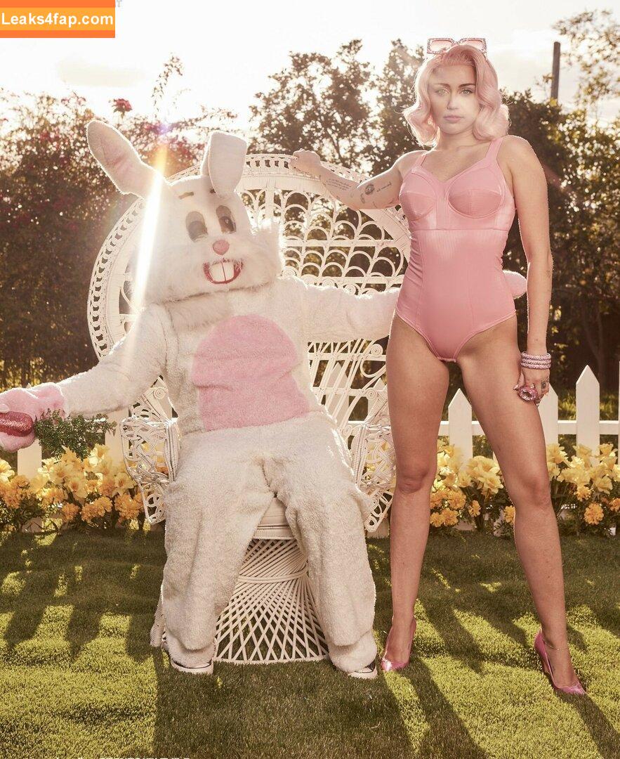 Miley Cyrus / https: / mileycyrus leaked photo photo #0943