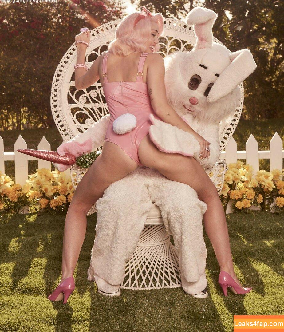 Miley Cyrus / https: / mileycyrus leaked photo photo #0945