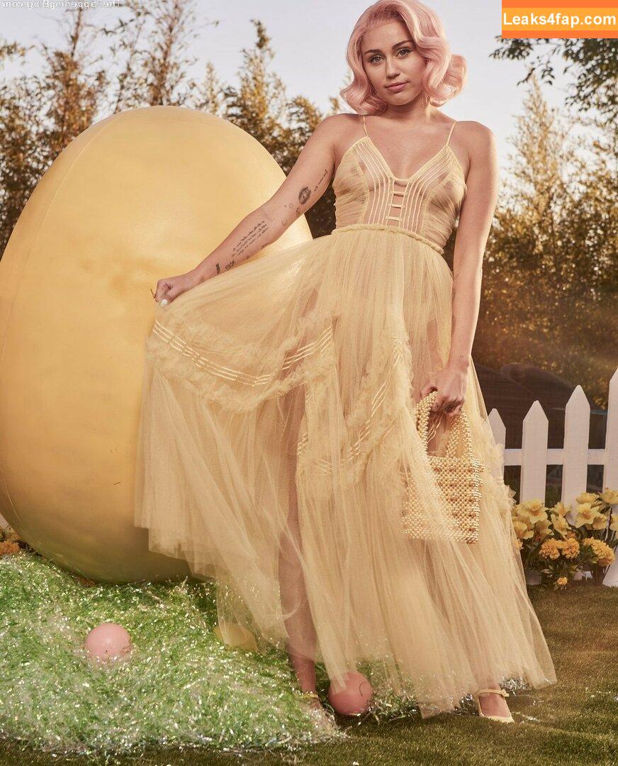 Miley Cyrus / https: / mileycyrus leaked photo photo #0958