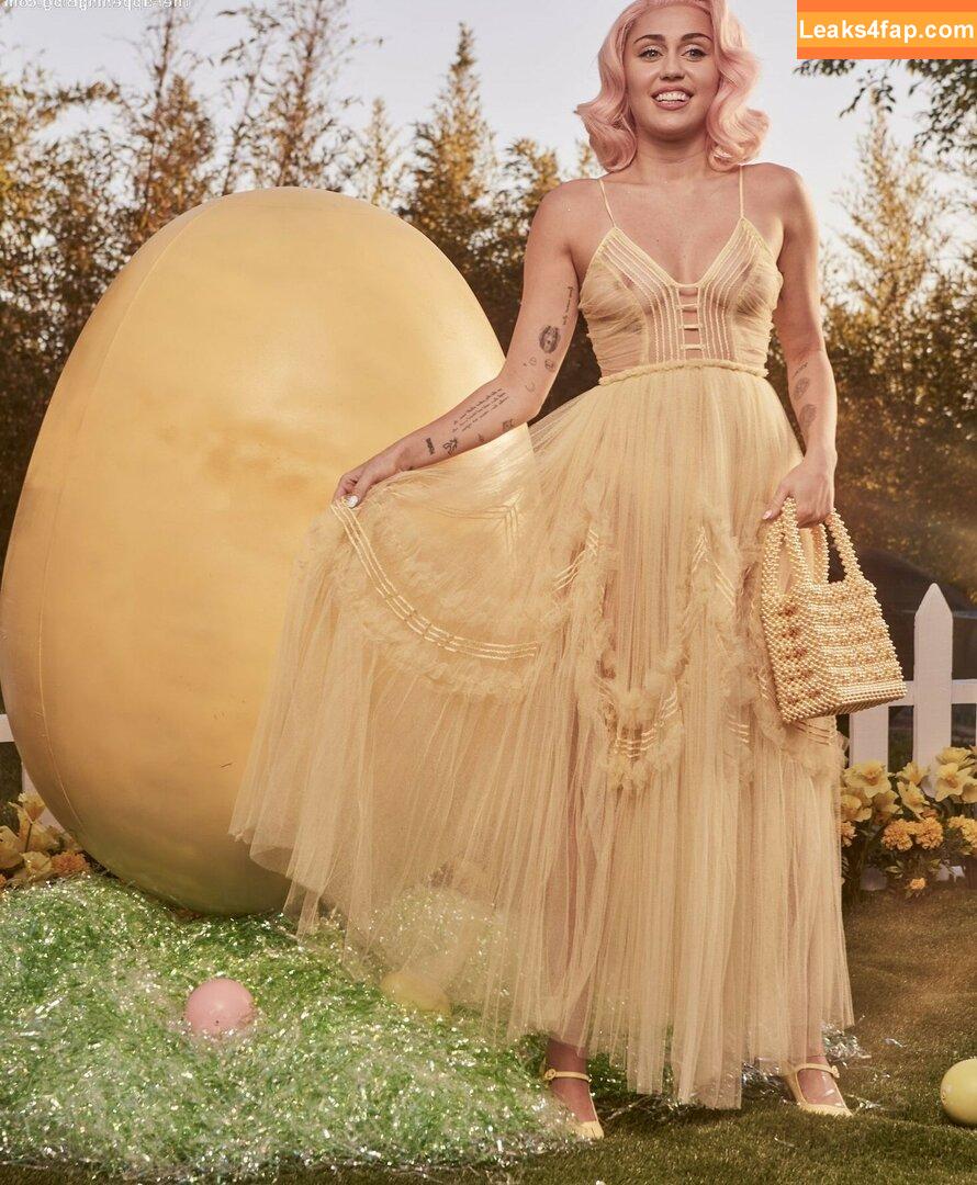 Miley Cyrus / https: / mileycyrus leaked photo photo #0959