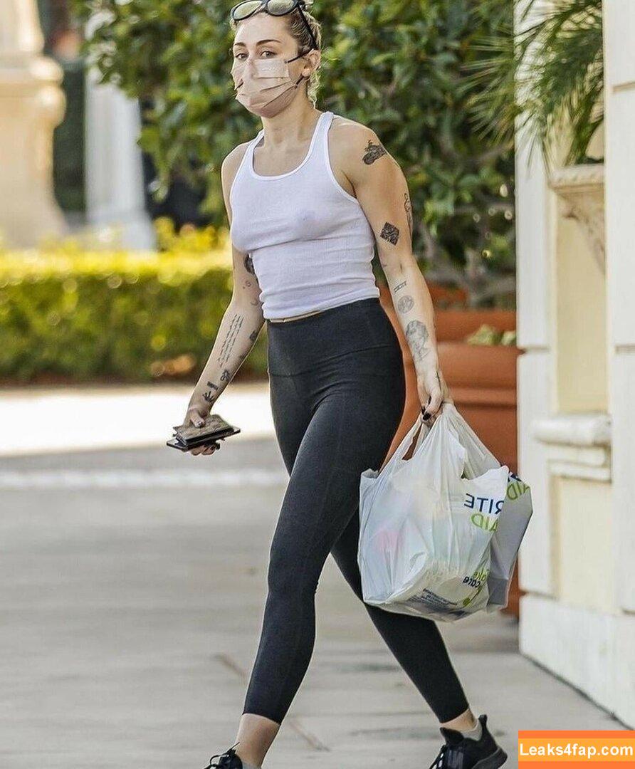 Miley Cyrus / https: / mileycyrus leaked photo photo #0965