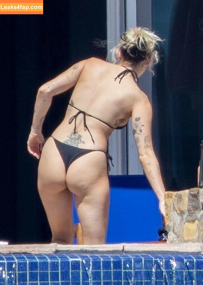 Miley Cyrus / https: / mileycyrus leaked photo photo #0971