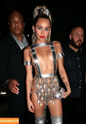Miley Cyrus photo #0147