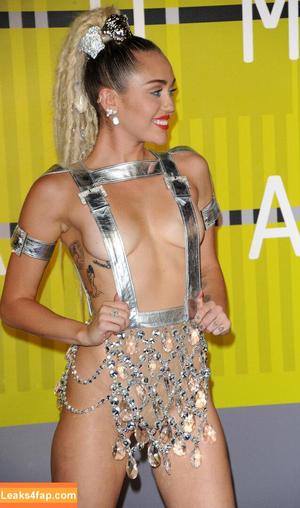 Miley Cyrus photo #0161