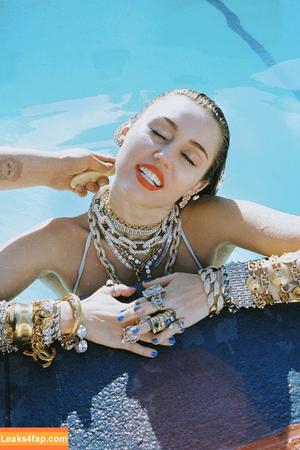 Miley Cyrus photo #0355