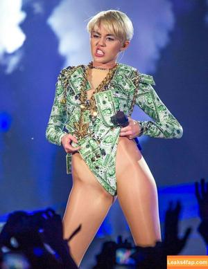 Miley Cyrus photo #0412