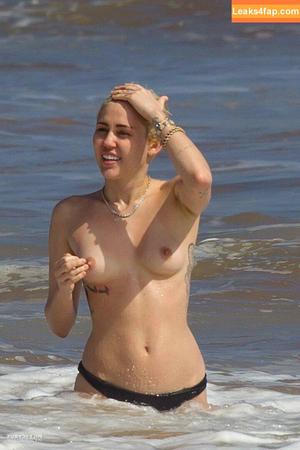Miley Cyrus photo #0543