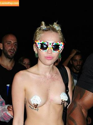 Miley Cyrus photo #0595