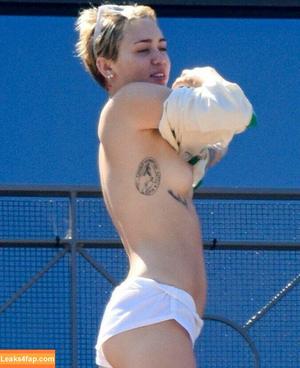 Miley Cyrus photo #0599