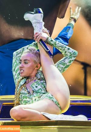 Miley Cyrus photo #0612