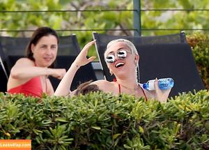 Miley Cyrus photo #0656
