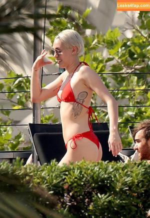 Miley Cyrus photo #0657