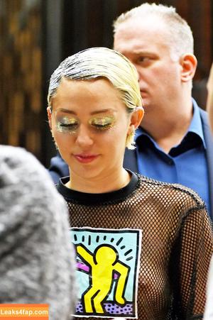Miley Cyrus photo #0677